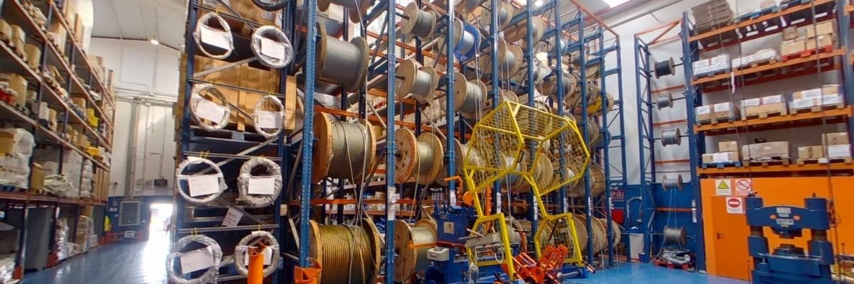 Eslingas de carga y equipos de elevación para buques