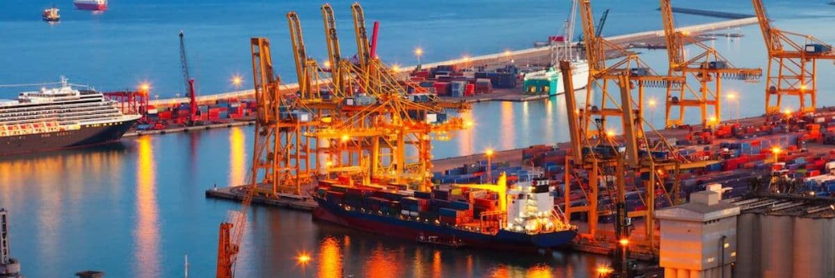 Servicios de remolcado de buques